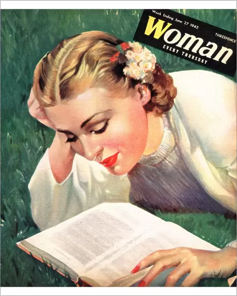 Woman 1942 1940s UK people reading book books women magazines