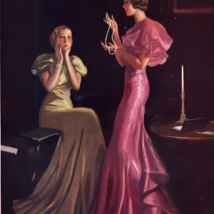 1930s UK womens evening gowns dresses pearls jewellery glamour clothing clothes