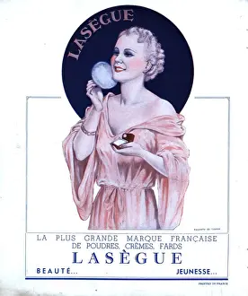 LasegueLa Vie Parisienne 1930s France womens glamour beauty face powder make-up makeup
