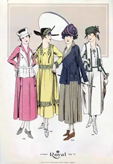 Images Dated 16th September 2008: Le Costume Royal 1917 1910s USA cc womens hats umbrellas parasols